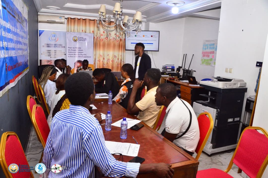 Formation des enqueteurs sur le formulaire CAP a Kinshasa.